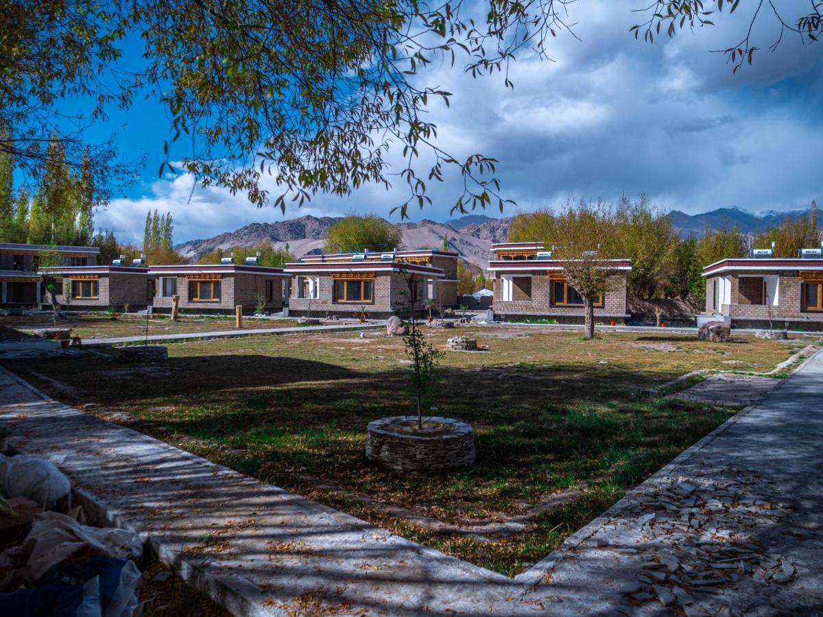 Le Mentok Wellness Resort Leh Exterior photo